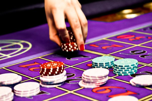 Gambling advertising in the UK falls to 2.7% of the market