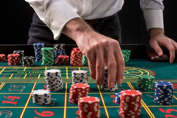 Spain faces the advance of online gambling among young people and activates local prevention plans