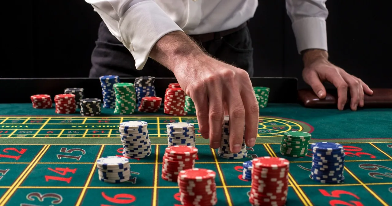 Spain faces the advance of online gambling among young people and activates local prevention plans
