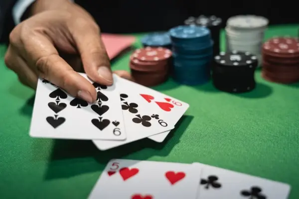 Blackjack in California 2026: new regulations spark lawsuits and fiscal emergency in cardrooms